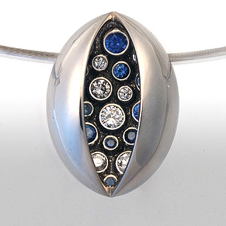 Pod pendant